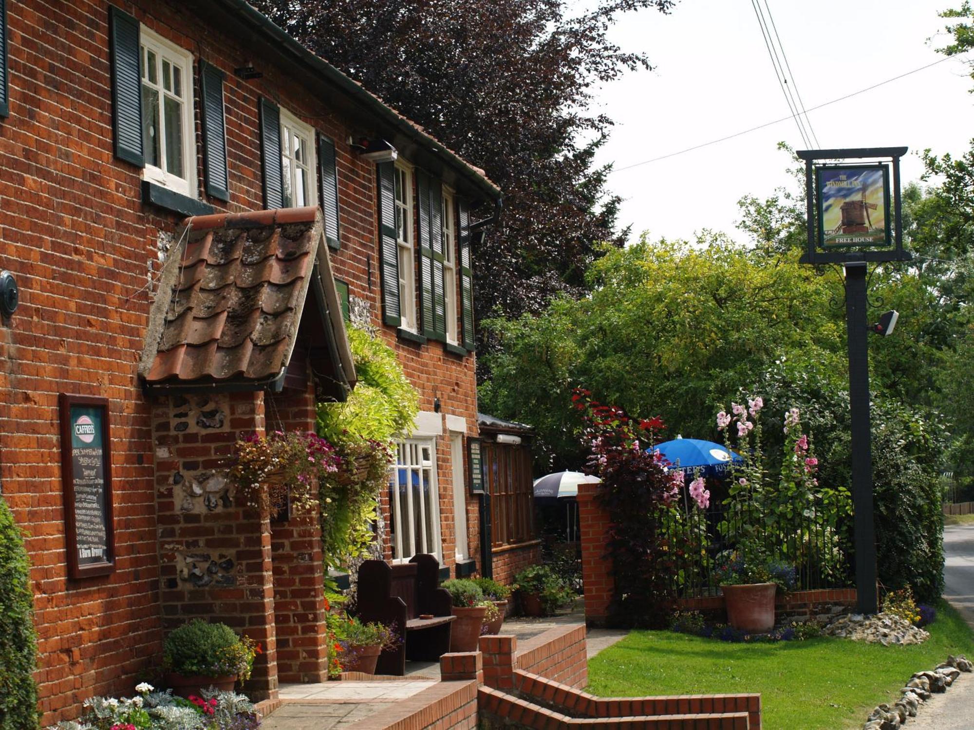 The Olde Windmill Inn Great Cressingham エクステリア 写真